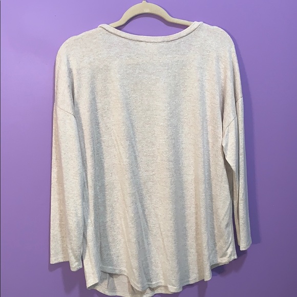 Tan sweater - Picture 5 of 5